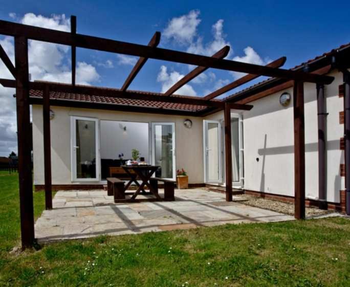 Lovely 2 Bedroom Holiday Chalet Near Сидмут Екстериор снимка